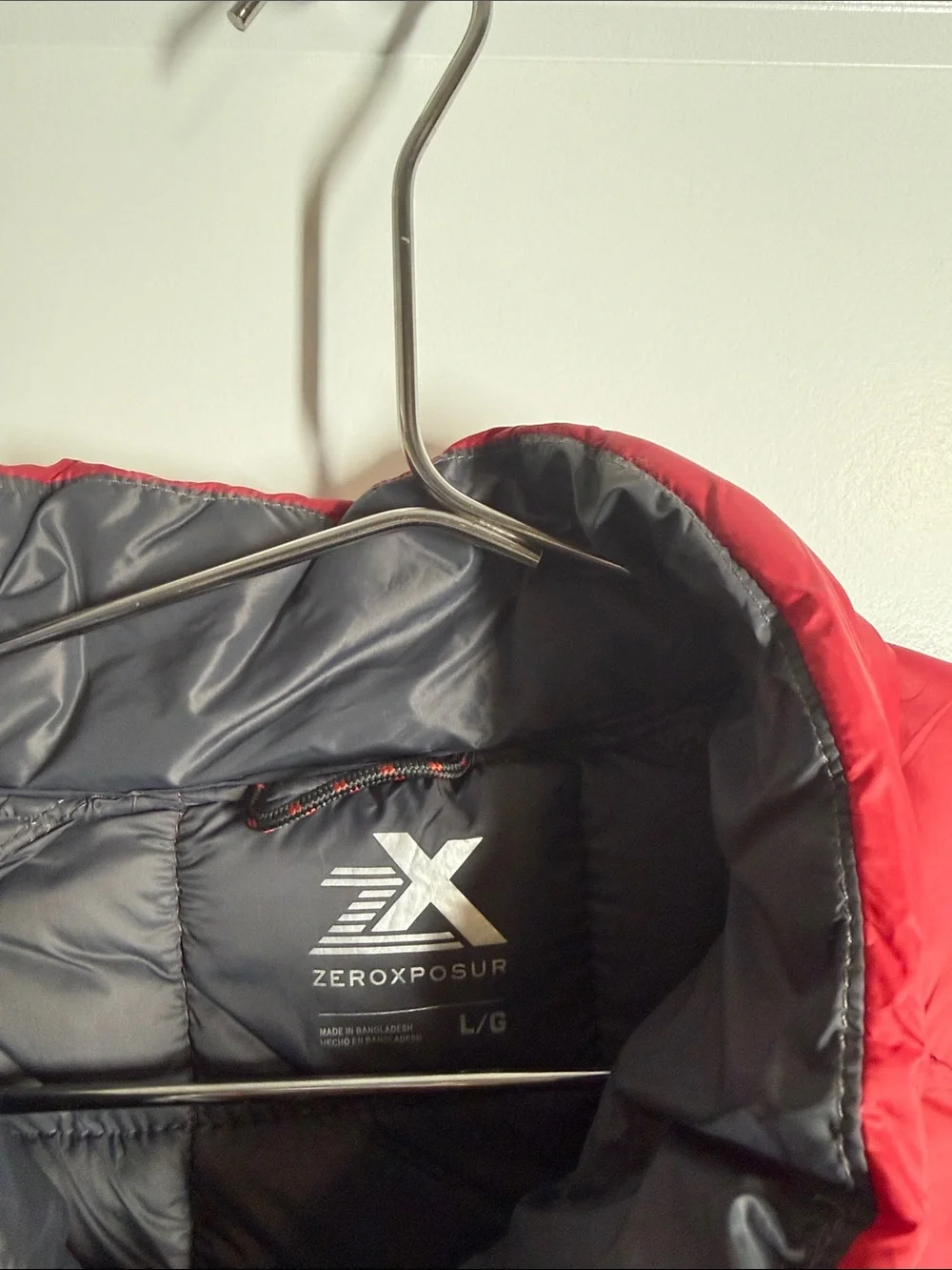 ZeroXposur Red Quilted Jacket with Black Lining. L/G